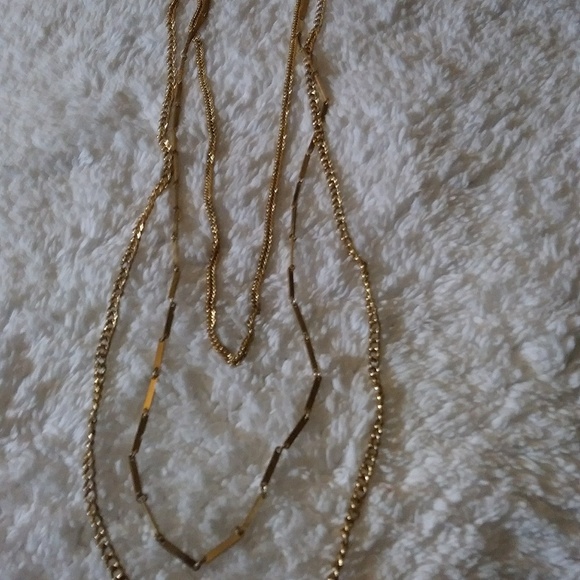Beautiful gold tone 3 strand necklace - Picture 4 of 4